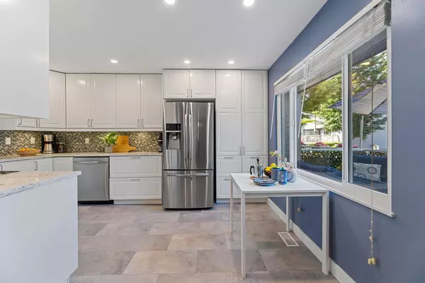 Port Moody, BC V3H 4A1,573 Carlsen PL