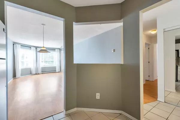 Surrey, BC V3T 1A8,13955 Laurel DR #201