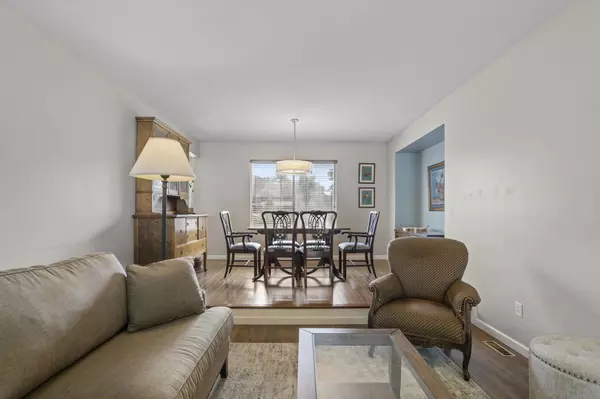 Surrey, BC V4N 3E3,16060 93 AVE