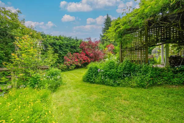 North Vancouver, BC V7K 1A1,759 Vinedale RD