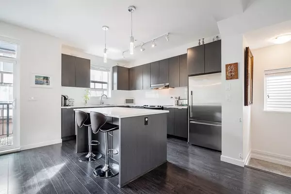 Langley, BC V2Y 0M4,7848 209 ST #105