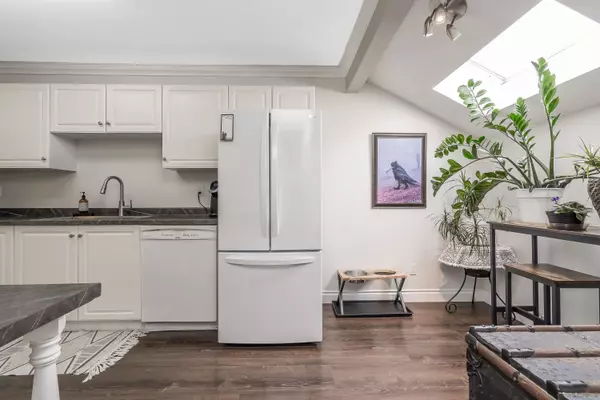 Langley, BC V3A 8G4,5670 208 ST #49