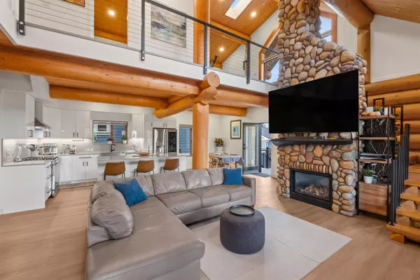 New Westminster, BC V3L 4V1,819 Scott ST