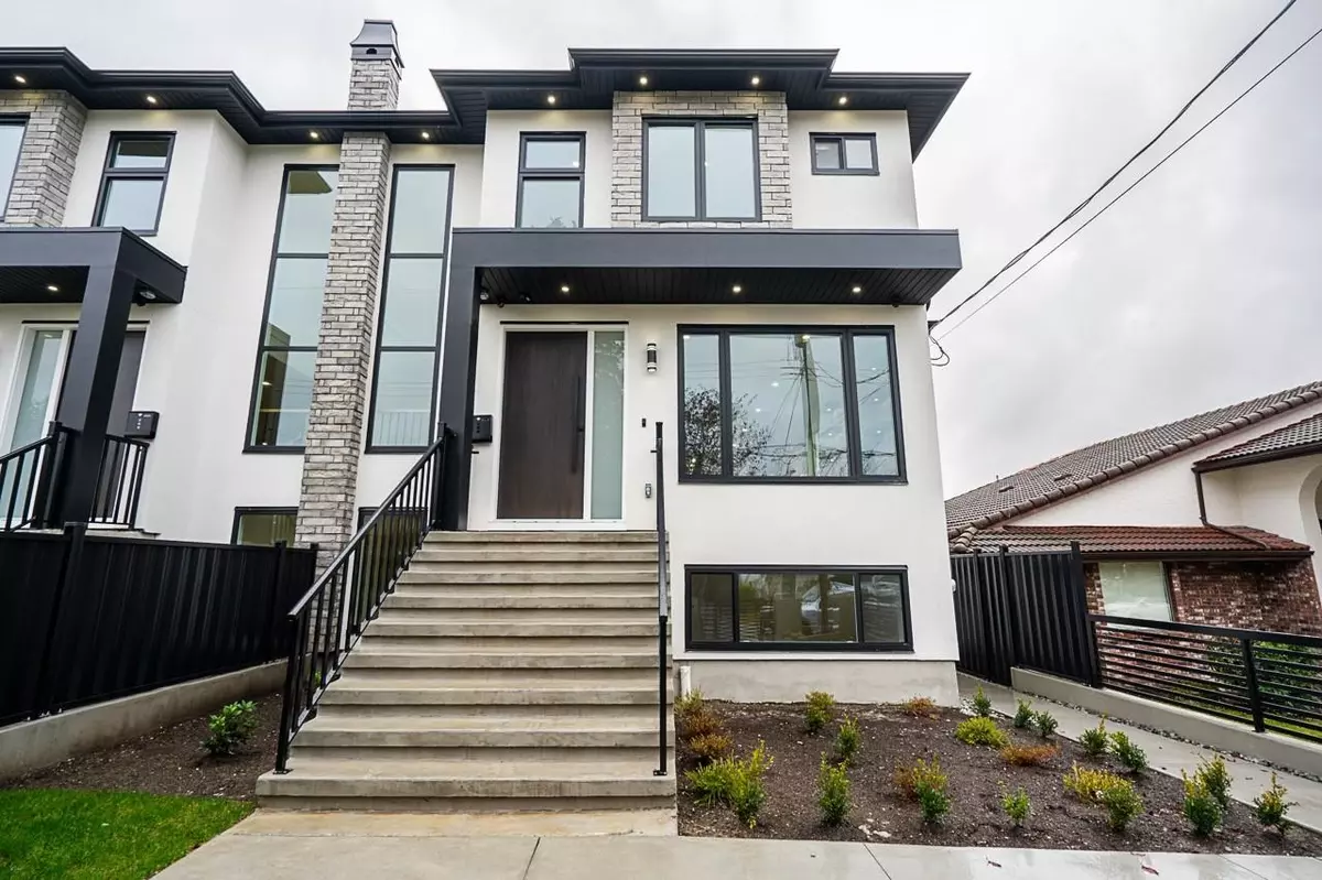 Burnaby, BC V5B 2C1,6150 Napier ST