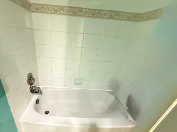 Vancouver, BC V6E 4S1,1331 Alberni ST #1010