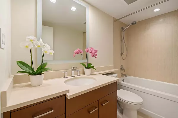 Vancouver, BC V6Z 3E6,583 Beach CRES #2202