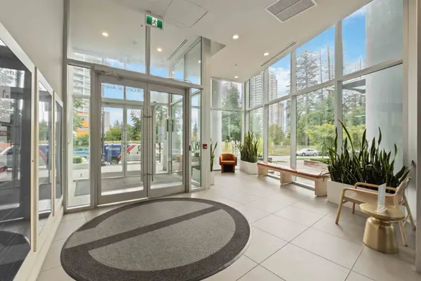 13308 Central AVE #1310, Surrey, BC V3T 0M4