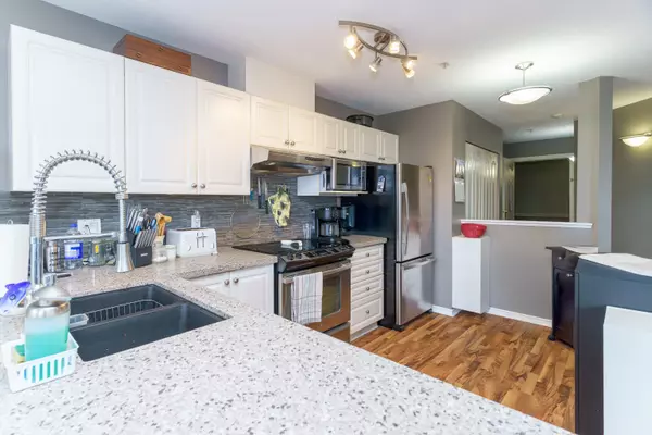 Maple Ridge, BC V2X 2L5,22230 North AVE #401