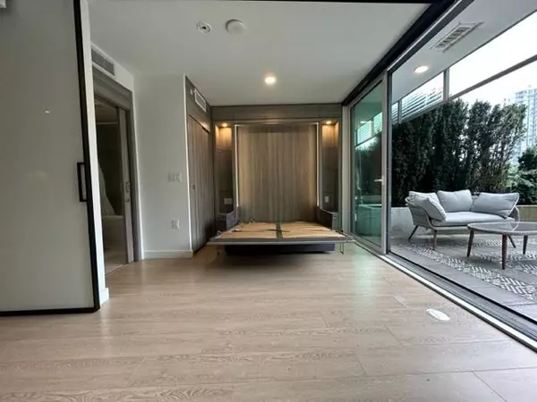 Vancouver, BC V6Z 0E7,89 Nelson ST #203