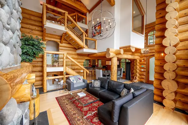3806 Sunridge PL,  Whistler,  BC V8E 0W1