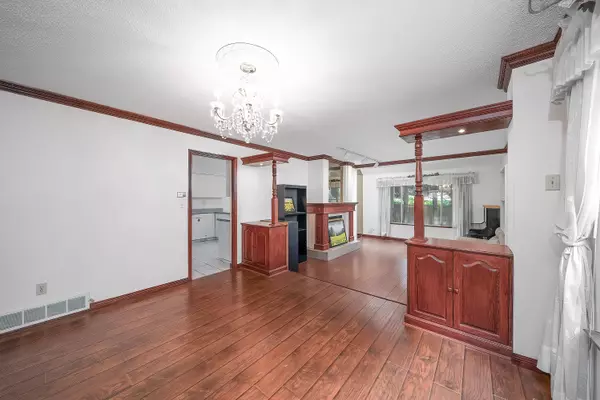 Burnaby, BC V5A 4A4,7211 Bridlewood CT