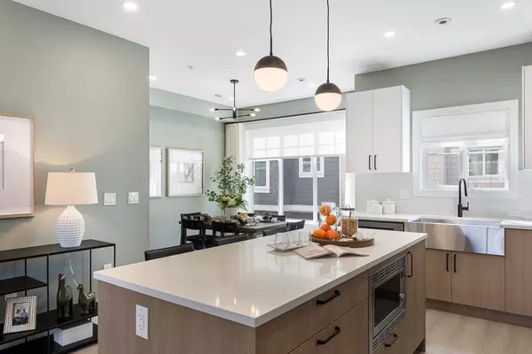 Langley, BC V2Y 2A5,7716 207 ST #52