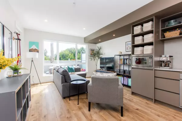 Squamish, BC V8B 0J8,38362 Buckley AVE #421