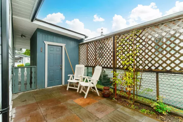 Pitt Meadows, BC V3Y 1Z3,19694 Poplar PL #9