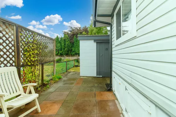 Pitt Meadows, BC V3Y 1Z3,19694 Poplar PL #9