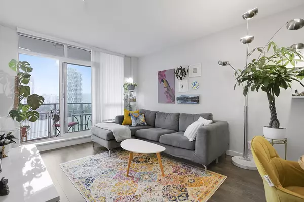 Coquitlam, BC V3B 0N2,3093 Windsor Gate #2107