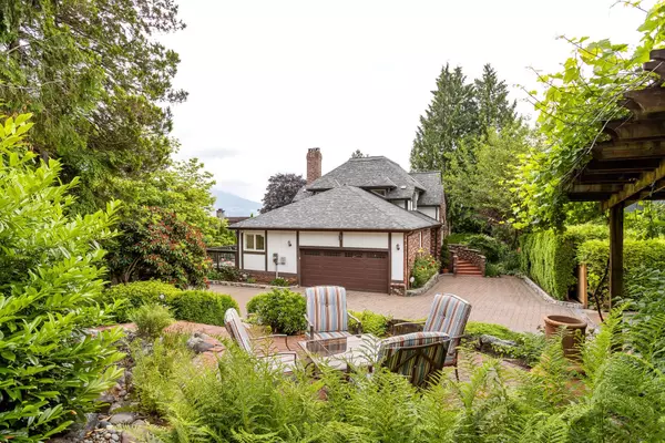 Coquitlam, BC V3C 4E8,2953 Admiral CT