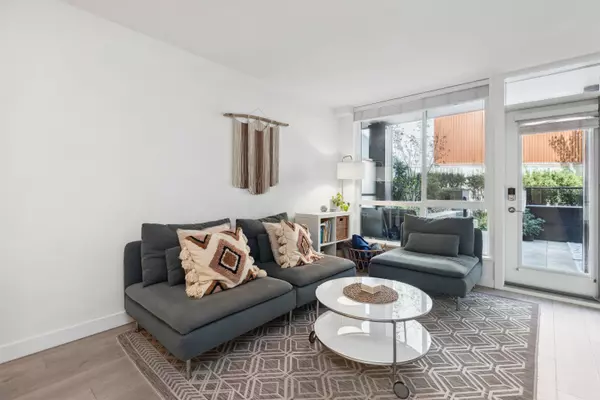 North Vancouver, BC V7L 1Y7,128 E 8th ST #107