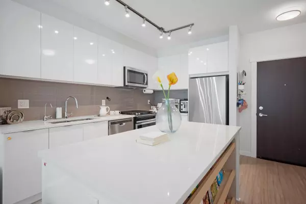 Langley, BC V2Y 4J5,8150 207 ST #D210