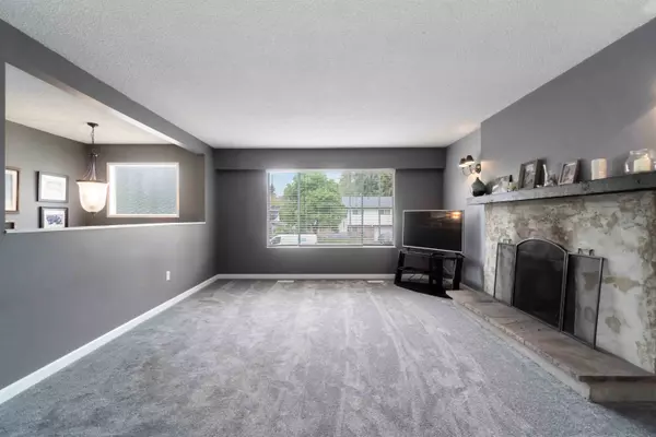 Port Coquitlam, BC V3B 1L8,1088 Fraser AVE