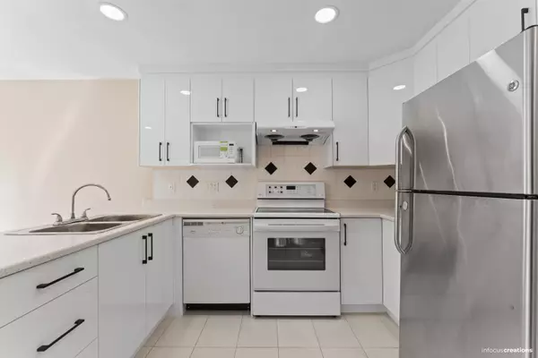 Surrey, BC V3W 1M1,12110 75a AVE #66