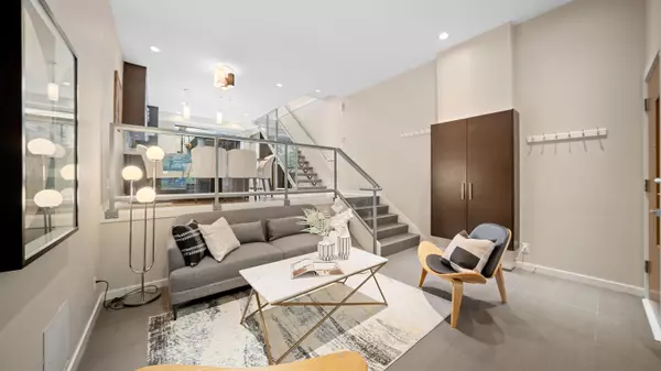 Vancouver, BC V6K 2A4,2188 W 8th AVE #7