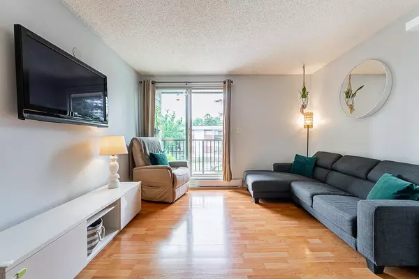 Coquitlam, BC V3J 1T9,1103 Howie AVE #202