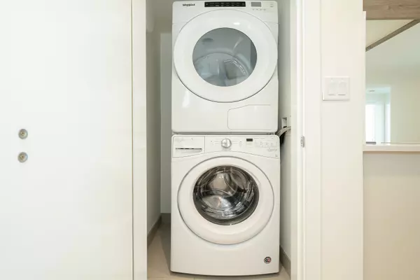 Burnaby, BC V3N 0H2,7303 Noble LN #1601