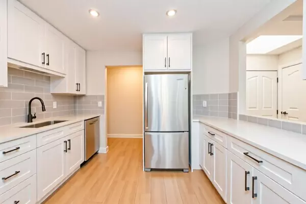 Abbotsford, BC V2S 6Z2,33401 Mayfair AVE #304