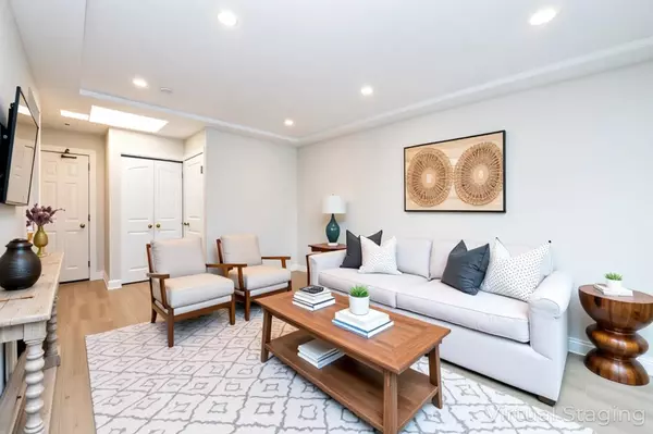 Abbotsford, BC V2S 6Z2,33401 Mayfair AVE #304