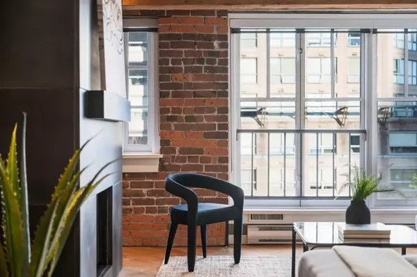 Vancouver, BC V6B 2S2,1178 Hamilton ST #410