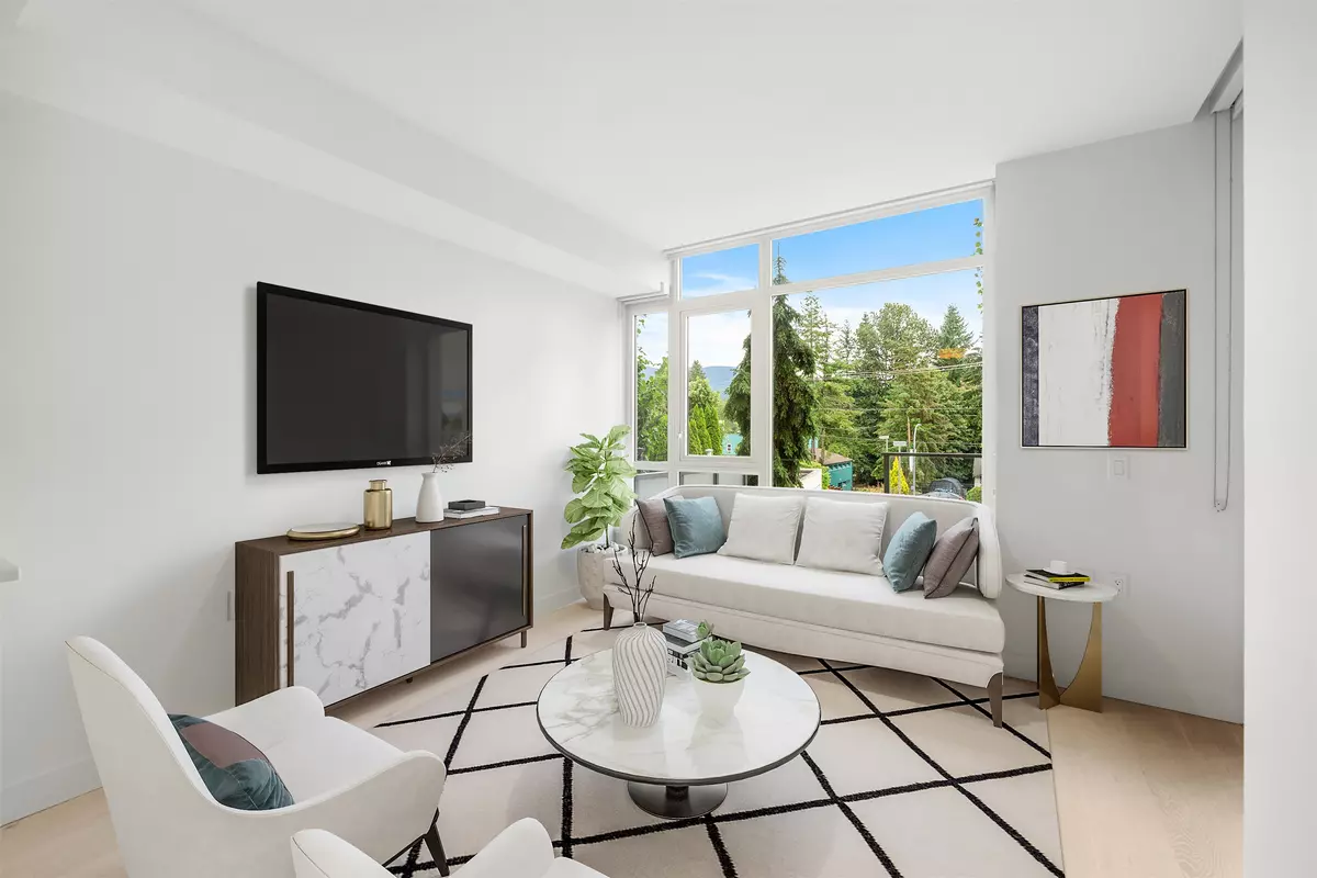 North Vancouver, BC V7J 0B3,2738 Library LN #107