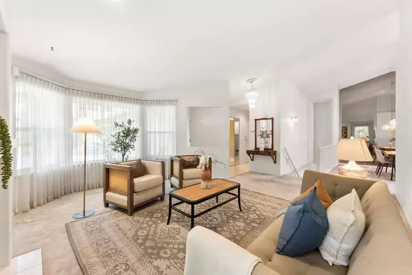 Port Moody, BC V3H 4W6,101 Parkside DR #105