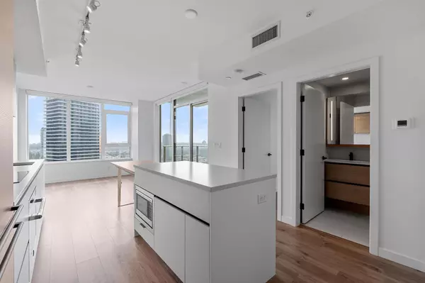 Surrey, BC V3T 0S7,10448 University DR #2508