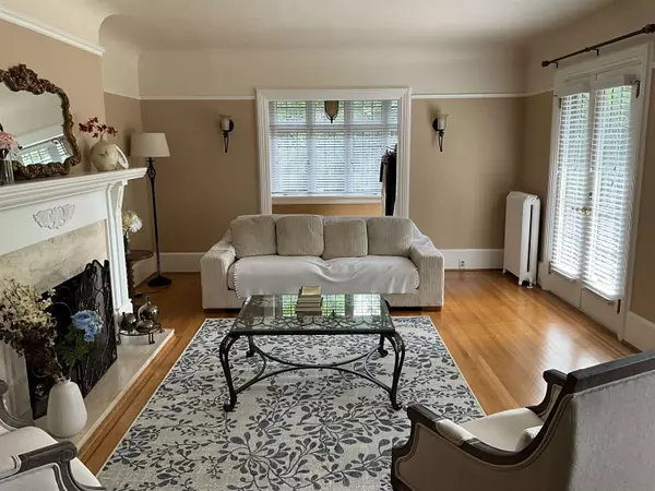 Vancouver, BC V6M 1W1,1667 W 40th AVE