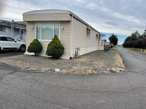 Langley, BC V3A 2T5,27111 Zero AVE #195