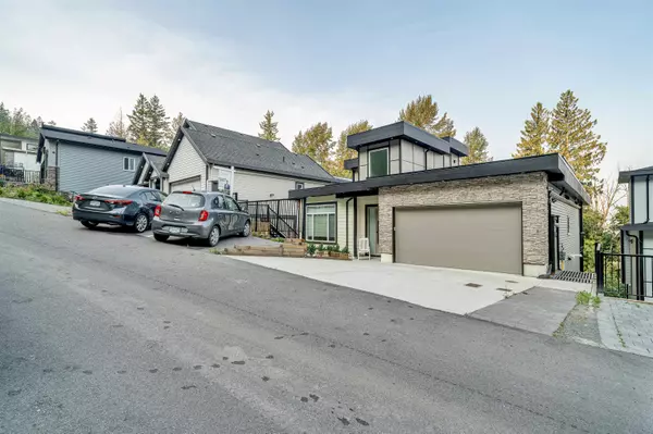 Chilliwack, BC V2R 0R9,5988 Lindeman ST #4
