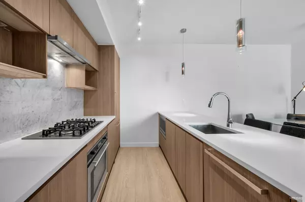 Richmond, BC V6X 0R2,8988 Patterson RD #1131