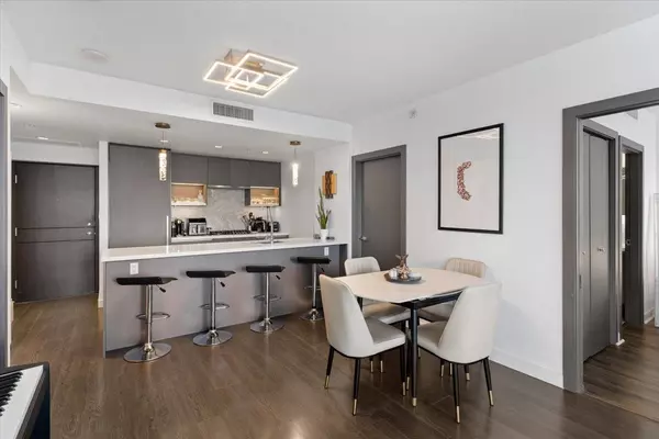 Vancouver, BC V6B 0P4,68 Smithe ST #1611