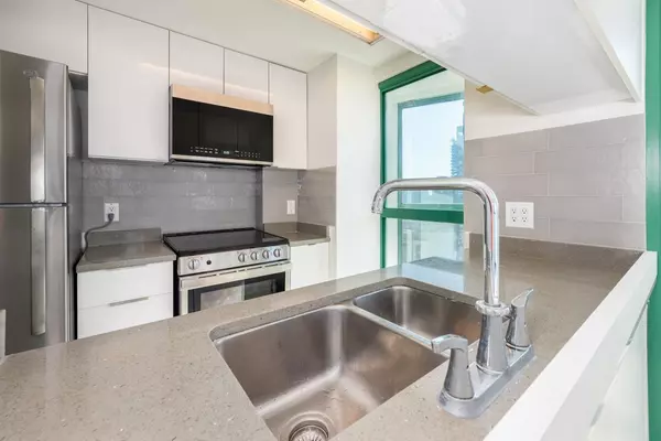 Vancouver, BC V6Z 2S8,1188 Howe ST #1504