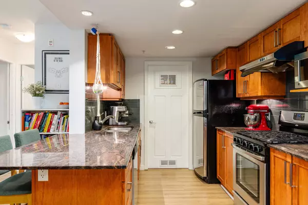 Squamish, BC V8B 0S1,1212 Main ST #204