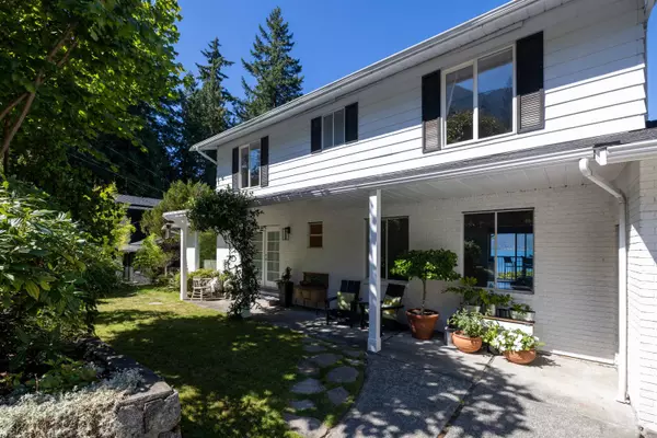 Lions Bay, BC V0N 2E0,110 Seaview PL