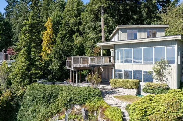 West Vancouver, BC V7V 1N6,4020 Marine DR