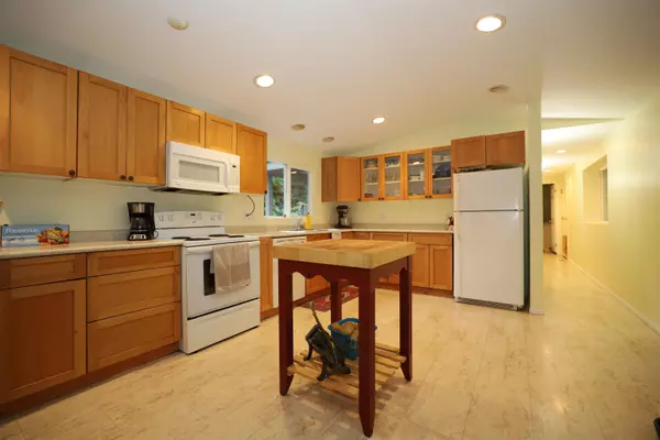 Gibsons, BC V0N 1V3,1161 Rosamund RD