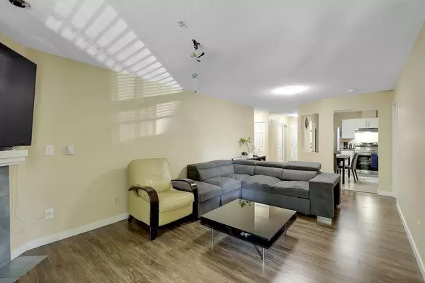 Surrey, BC V3W 3P3,8068 120a ST #233