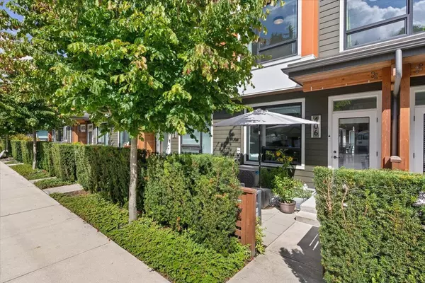 Port Moody, BC V3H 0K3,3021 St George ST #406