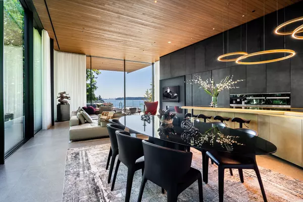 West Vancouver, BC V7V 1N2,3478 Marine DR