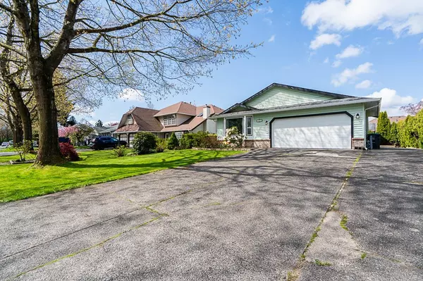 Surrey, BC V3S 6Y5,5949 169 ST