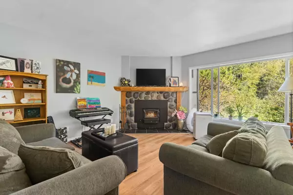 Pemberton, BC V0N 2L0,7467 Prospect ST #3