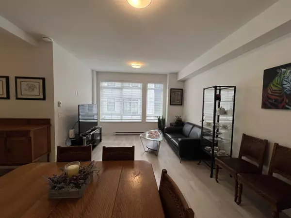 Surrey, BC V3Z 1J6,2075 Oak Meadows DR #59